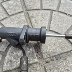 Twój BMW E36 traci sprzęgło? Wysprzęglik: diagnoza i naprawa!