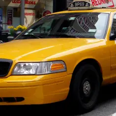 Ford Crown Victoria: Dlaczego zdominował rynek taksówek w USA?